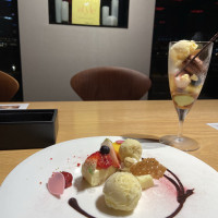 見積りを待っている間にデザートをいただきました