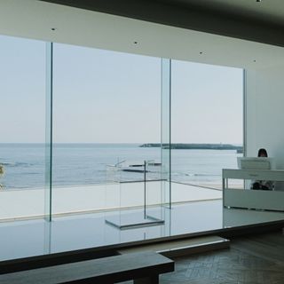 天気も良く、チャペルからの海の景色がとても映えていました。