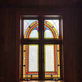 チャペル横のステンドグラス
