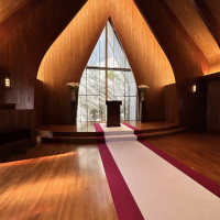 チャペル正面の引きの画