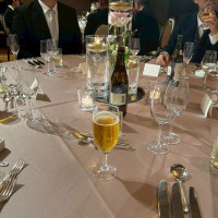 披露宴のテーブル、飲み物提供は素早いです