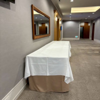 披露宴会場。受付