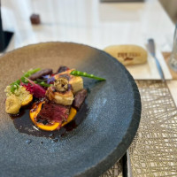 彩りも良く映える美味しい料理でした