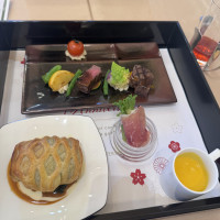 美味しいコースでした！この後にデザートも頂けました。