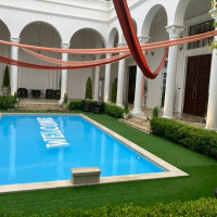 入ってすぐのプール