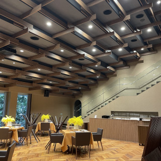 モダンな雰囲気の会場