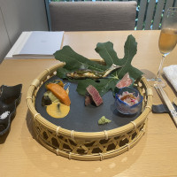 創作料理をお箸でいただける