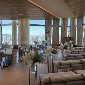 自然光の入る扇形の挙式会場|788011さんのストリングスホテル東京インターコンチネンタルの写真(2623310)