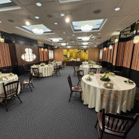 格式高い落ち着いた雰囲気の会場