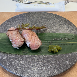 お肉の握り炙り寿司