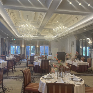 シャンデリアがあって豪華でした