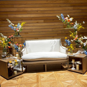 しっかり打ち合わせをした装花と高砂|788319さんのCentral Terrace TOKYO（セントラル テラス トーキョー）の写真(2624657)