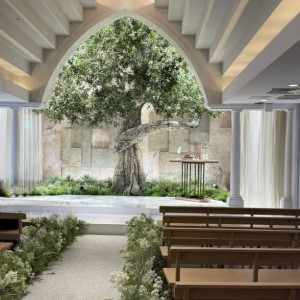 大きなオリーブの木が印象的な挙式会場です。|788342さんのザ コンチネンタル横浜の写真(2625987)