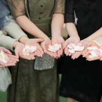 ガーデンでのフラワーシャワー