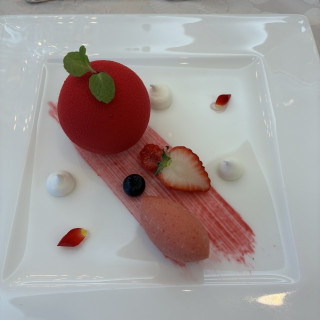 絶品でした。割って食べるもので楽しさもありました．