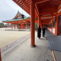 この赤廊下を参進します