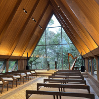 大好きなチャペル！木の温もりの匂いもして素敵！