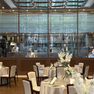 オープンキッチンで炎の演出なども行えるそうです。