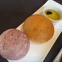 カシスとにんじんのパン。