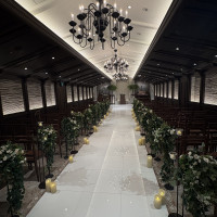 とても広くバージンロードも長かったです。