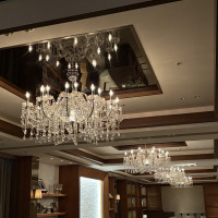 華やかなシャンデリアでした。