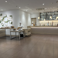 挙式と披露宴の間のパーティー会場