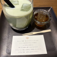 ウェルカムドリンクとフードのわらび餅