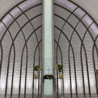 神聖な雰囲気のチャペルの真ん中でした。