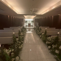 バージンロード。横に幅があるとのことでした。