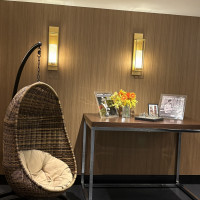 挙式と披露宴の間のパーティースペースの装飾