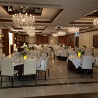 白基調の会場でした。