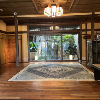 モダンな待合スペース