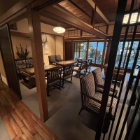 モダンな待合スペース