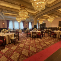 披露宴会場
赤を基調としていて可愛らしい