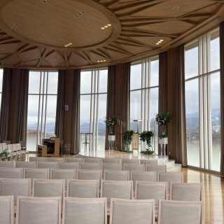 大きな窓のチャペル