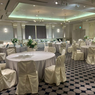 披露宴会場2 明るい雰囲気です。