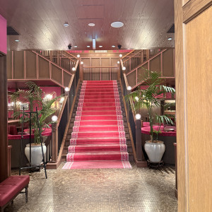 扉を開けてまず視界に飛び込む階段、素敵です！|788736さんのTHE CONDER HOUSE（ザ・コンダーハウス）の写真(2626659)