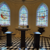 ステンドグラスは実際に使用されていたものを利用しているらしい