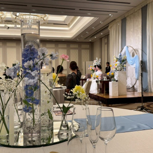 テーブル装花は下に敷いてるミラーとキャンドル代は追加しました|788914さんのラ・スイート神戸オーシャンズガーデンの写真(2627348)