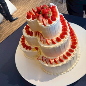 ファーストバイト後のケーキ|788935さんのアルモニーソルーナ表参道/テイクアンドギヴ・ニーズウェディングの写真(2627479)