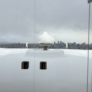 教会の中庭、夏は噴水|789076さんのローズガーデンクライスト教会の写真(2627717)