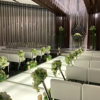 夜を想定してカーテンを閉めてもらいました