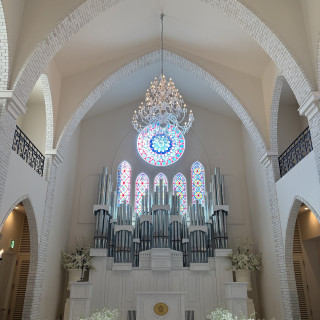 白基調の綺麗なチャペル