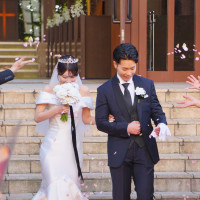 ガラスのチャペル(中庭)にて　フラワーシャワー