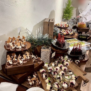 沢山の種類のデザートビュッフェ