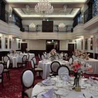 披露宴会場奥から出入り口を見た景色