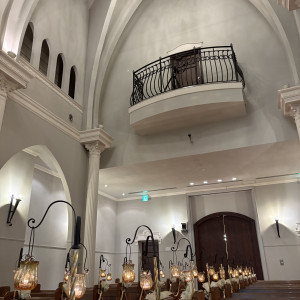 チャペル内観(ゲスト席から入り口を見た時の景色)|789188さんのOSAKA St.BATH CHURCH(大阪セントバース教会)の写真(2642311)