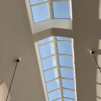 チャペルの天井から自然光が入りきれいでした