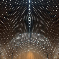 チャペル　天井の電飾