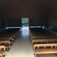 チャペル　後方向き　電飾オフ